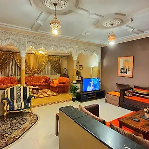 Oranger Family House Center, Private Large House, Terasse Garden View, Free Parking Marrakesh
